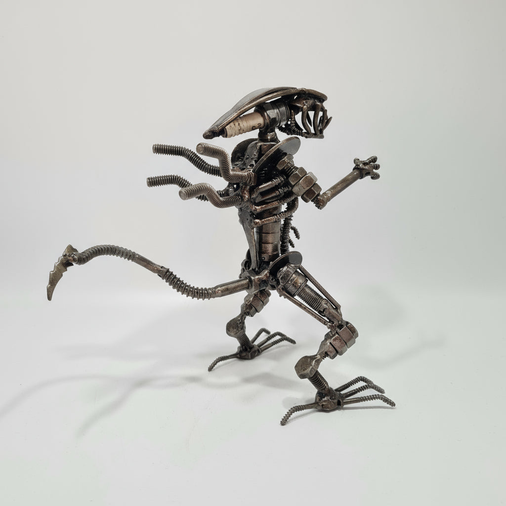Alien Klein Stehend