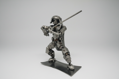 Darth Vader Figur stehend zur Seite