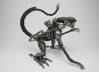 Alien Kriechend 45cm