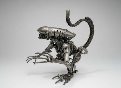 Alien Kriechend 45cm