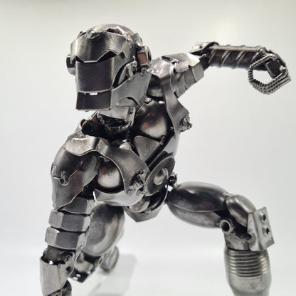 Iron Man Figur Landepose