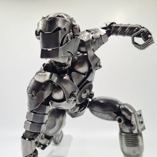 Iron Man Figur Landepose
