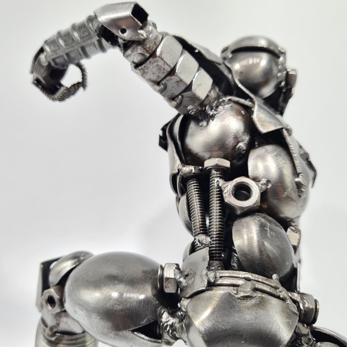 Iron Man Figur Landepose