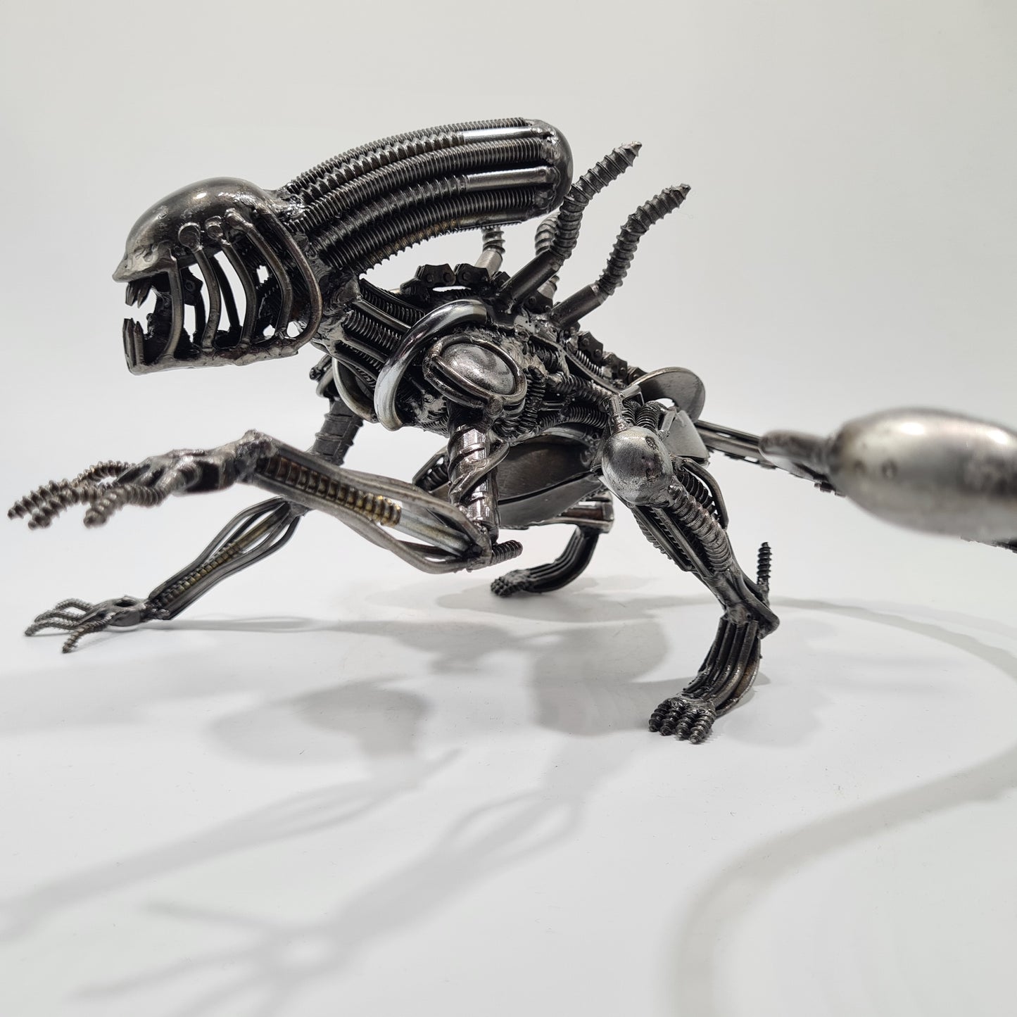 Alien Kriechend Figur