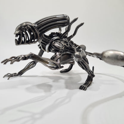 Alien Kriechend Figur