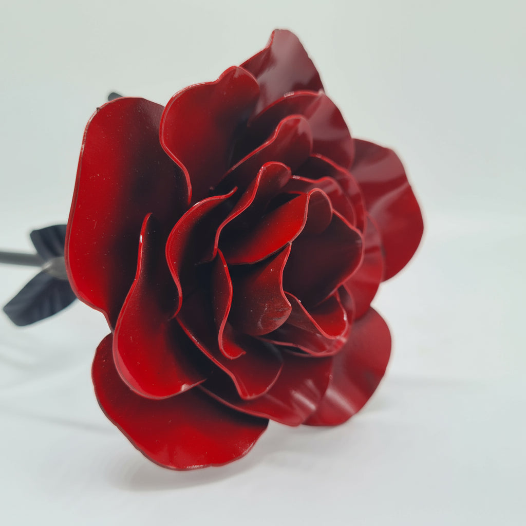 Ewige Rose aus Metall – Handgefertigte Blume als Symbol der Liebe – Metalwonder